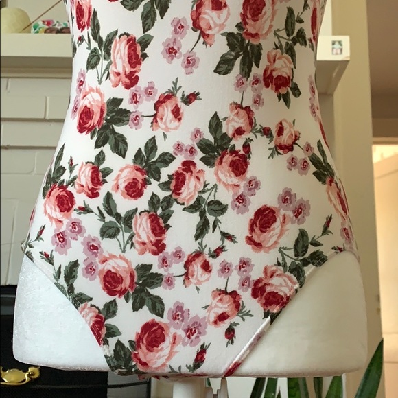 No comment floral bodysuit snap bottom - Picture 2 of 7